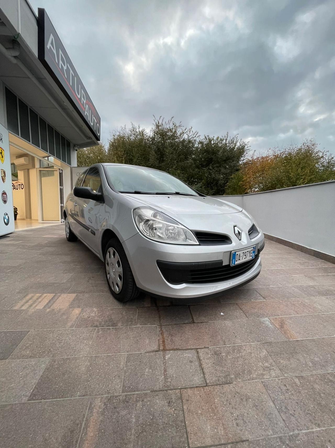 Renault Clio 1.2 16V 3 porte Luxe