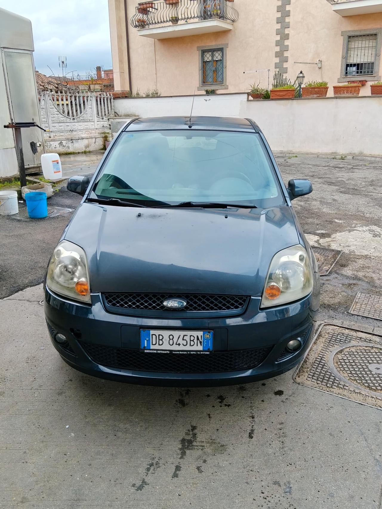 Ford Fiesta 1.4 16V 5p. Ghia