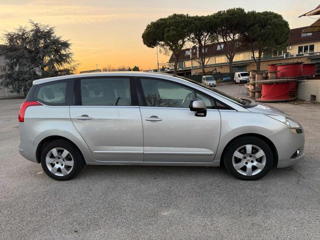 PEUGEOT 5008 7posti 1.6 HDi 115CV senza nessun lavoro da fare