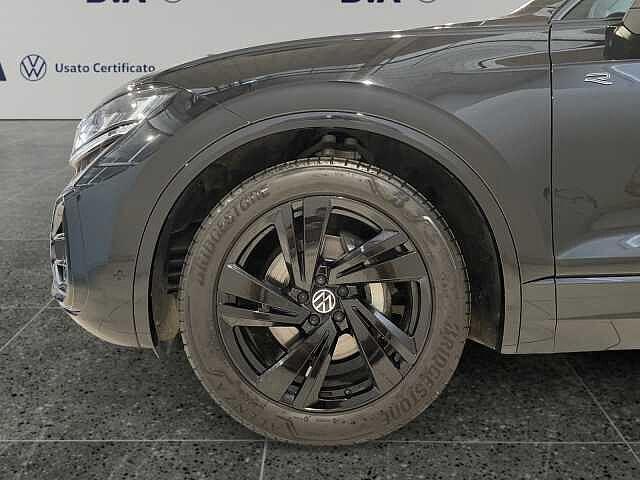 Volkswagen Touareg 3ª serie 3.0TDI V6 231CV R-Line - TECH PACK