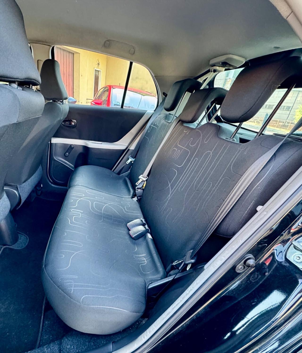 Toyota Yaris 1.0 5 porte Luxury