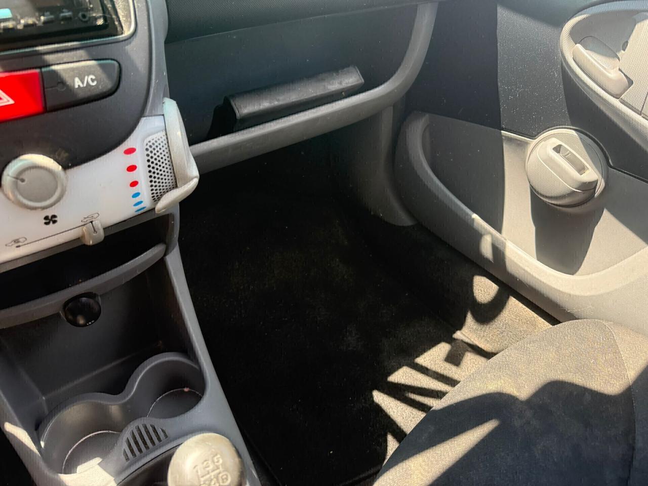 Toyota Aygo 1.0 12V VVT-i 5 porte Now - Anno 2011 -