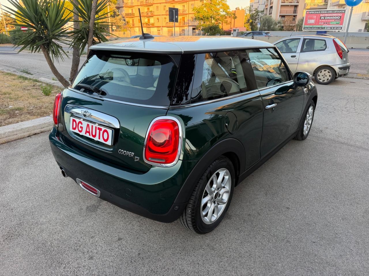 Mini Cooper D 1.5 diesel 116 cv 2014 Navig