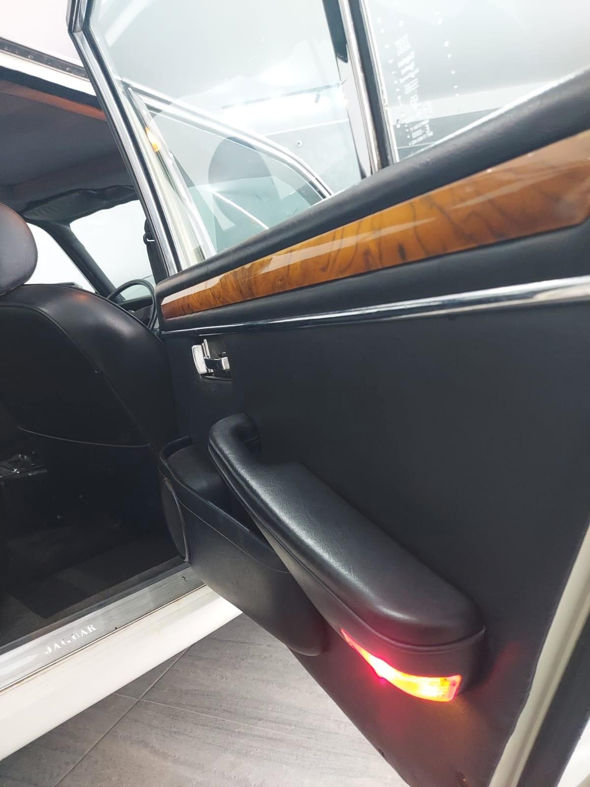 Jaguar XJ6 4.2 SOVEREIGN 1983