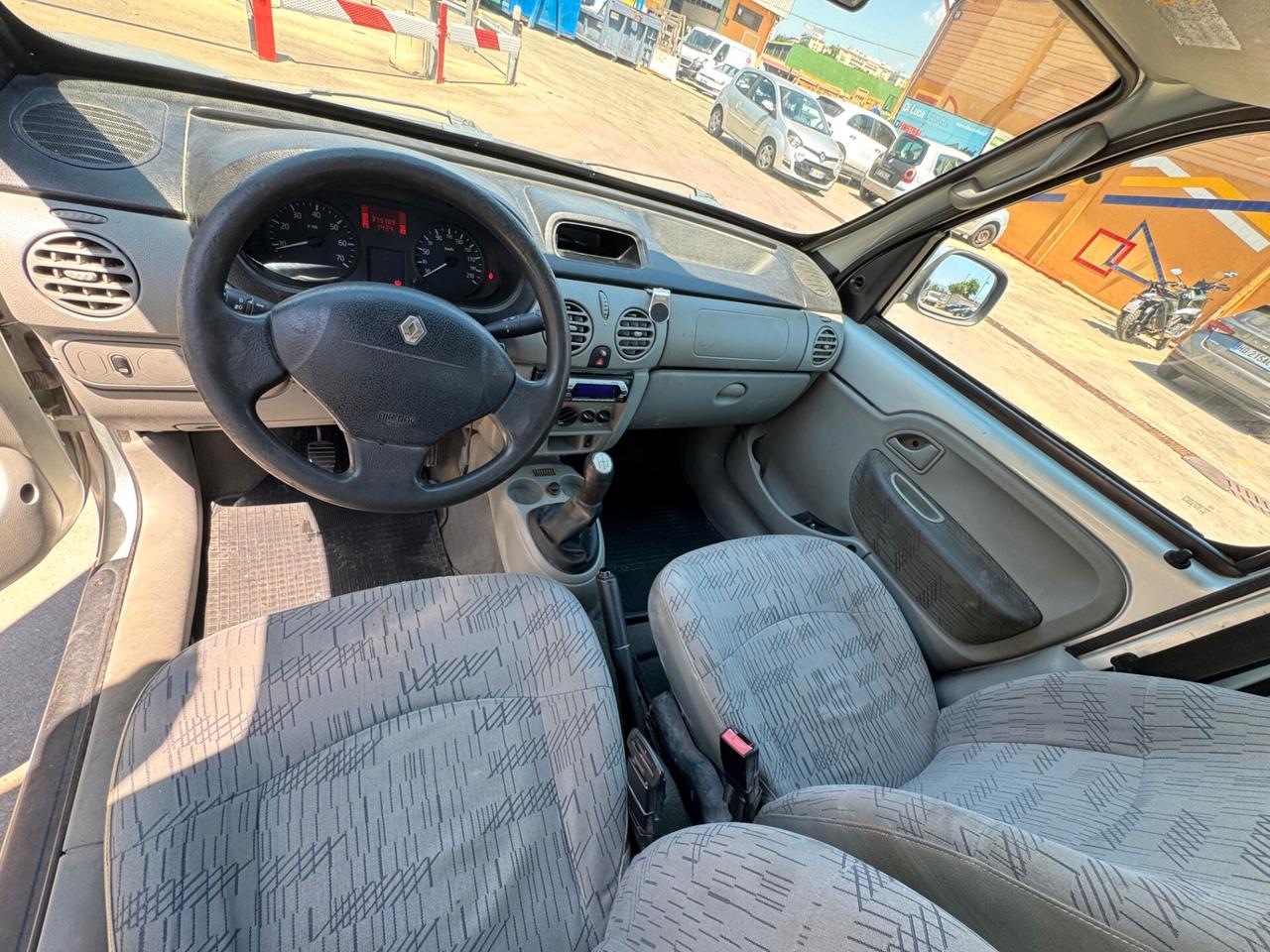Renault Kangoo 15dci con 5 posti