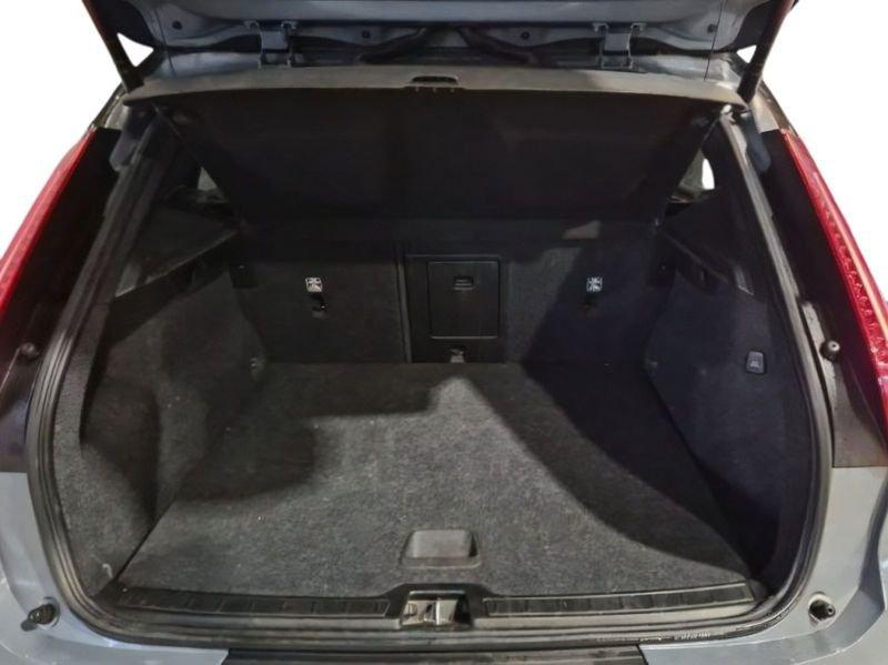 Volvo XC40 T5 180+82 CV Plug-in Hybrid Recharge R-design