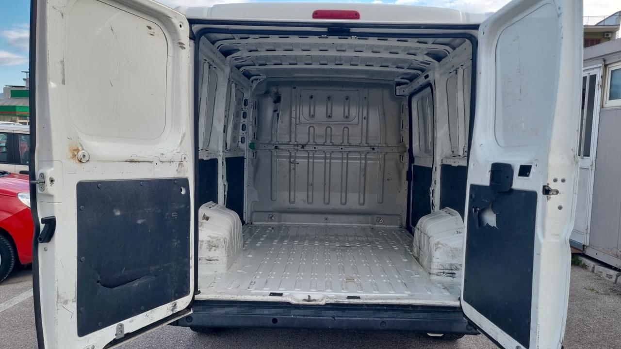 Peugeot Boxer 330 2.2 BlueHDi 140 S&S PC-TN Furgone