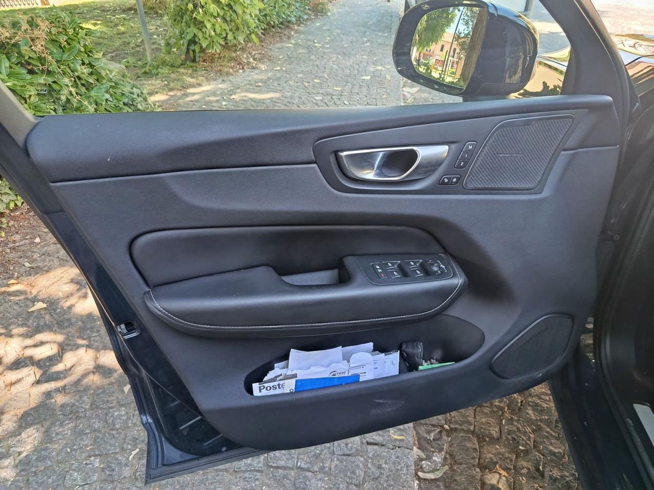 Volvo XC 60 Ultimate Dark 2.0 B4 MHEV #11036