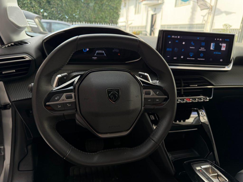 Peugeot 208 Hybrid 110 e-DCS6 Allure da €199,00 mensili