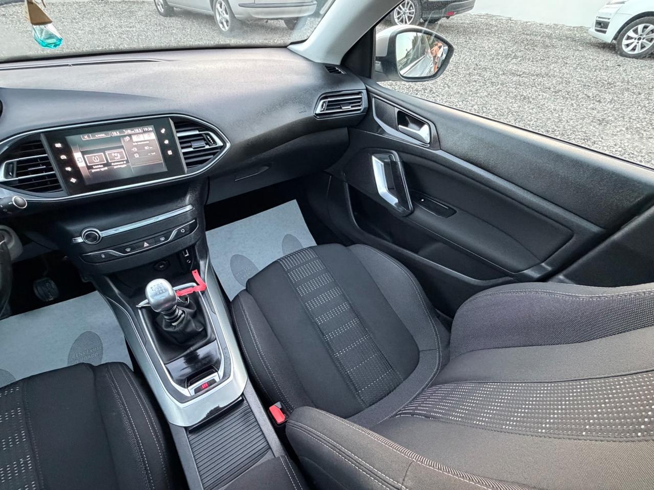 Peugeot 308 BlueHDi 120 S&S EAT6 Allure