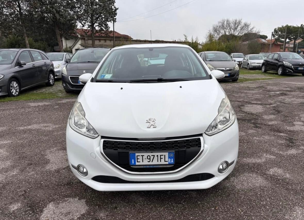 Peugeot 208 1.4 HDi 68 CV 5 porte Allure
