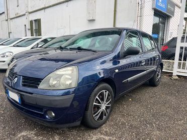 RENAULT Clio 1.2 cat 5 porte NEOPATENTATI GPL