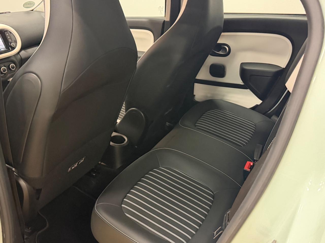 Renault Twingo 65 CV Intens LED NAVIGATORE PELLE FEND UNIPRO