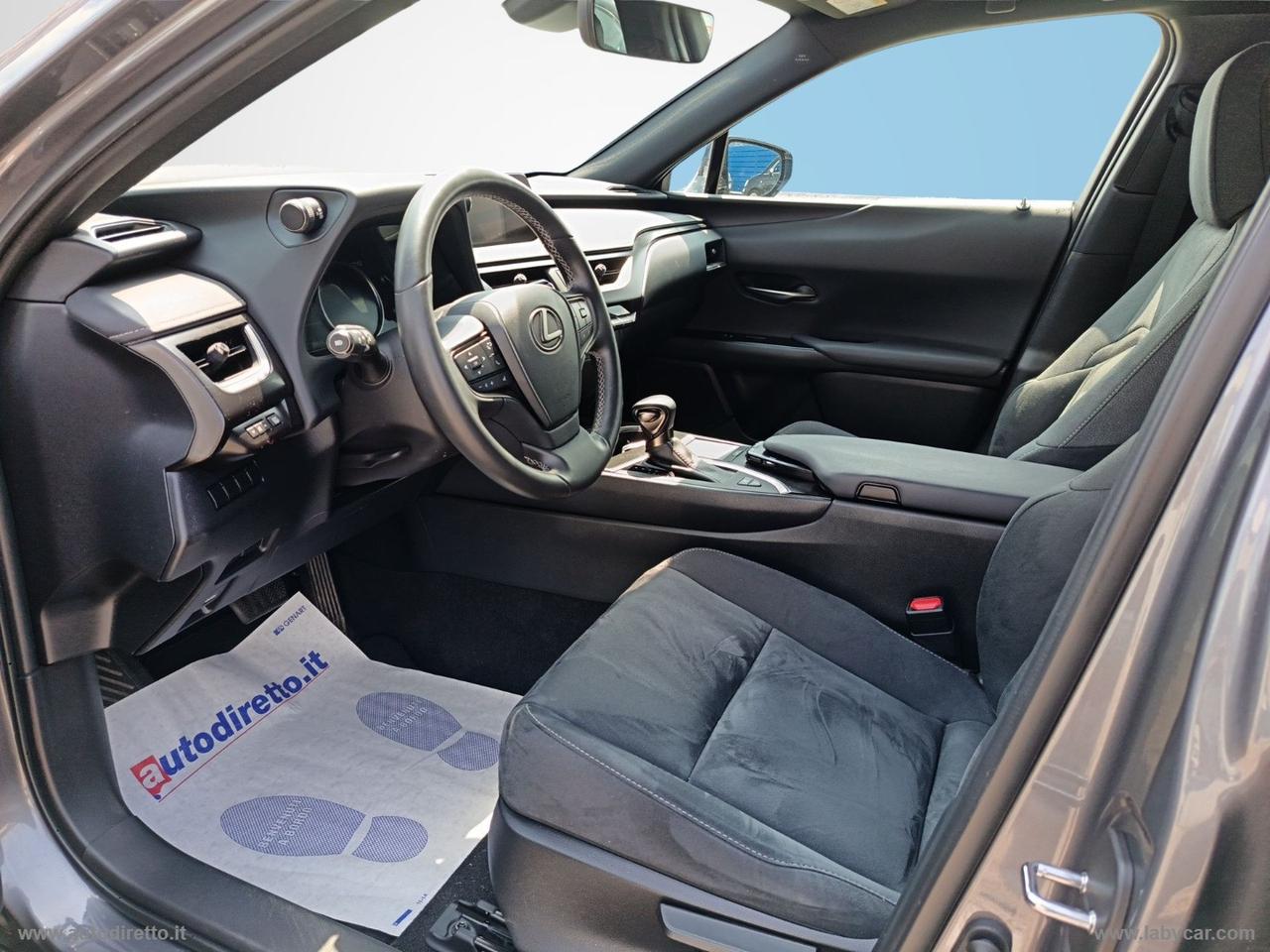 LEXUS UX Hybrid Business
