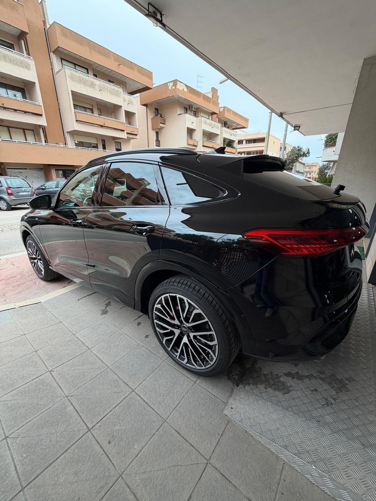 Audi Q5 SPB 40 TDI quattro S tronic Identity Black