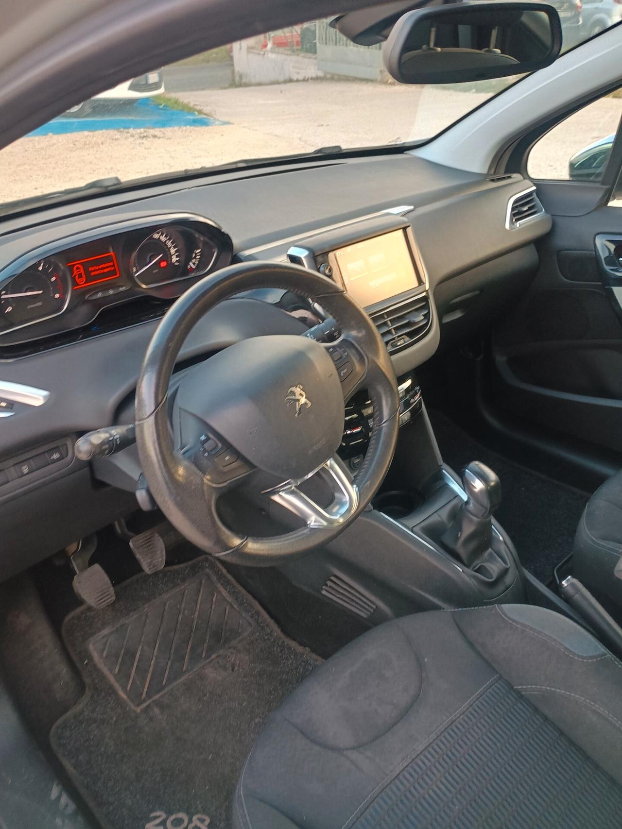 Peugeot 208 1.4 HDi 68 CV 5 porte Allure