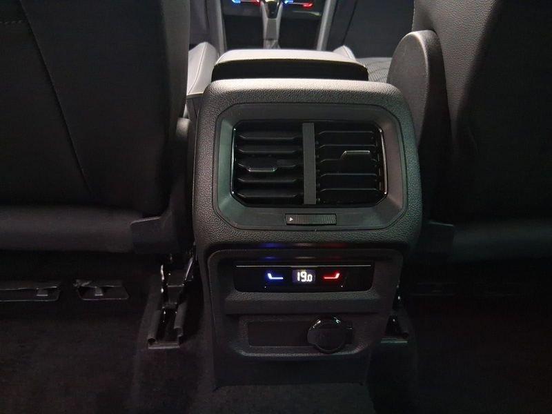Volkswagen Tiguan Tiguan 2.0 tdi R-Line 150cv dsg