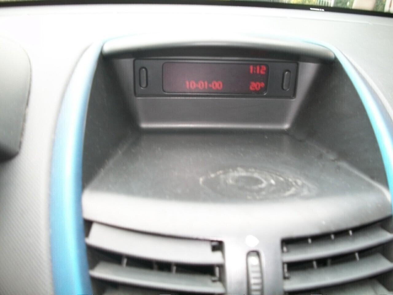 Peugeot 206 MODELLO PIU,, CC 1360 BENZINA EURO 05 SI NUOVI PATENTATI KM 119443 GARANZIA UN ANNO