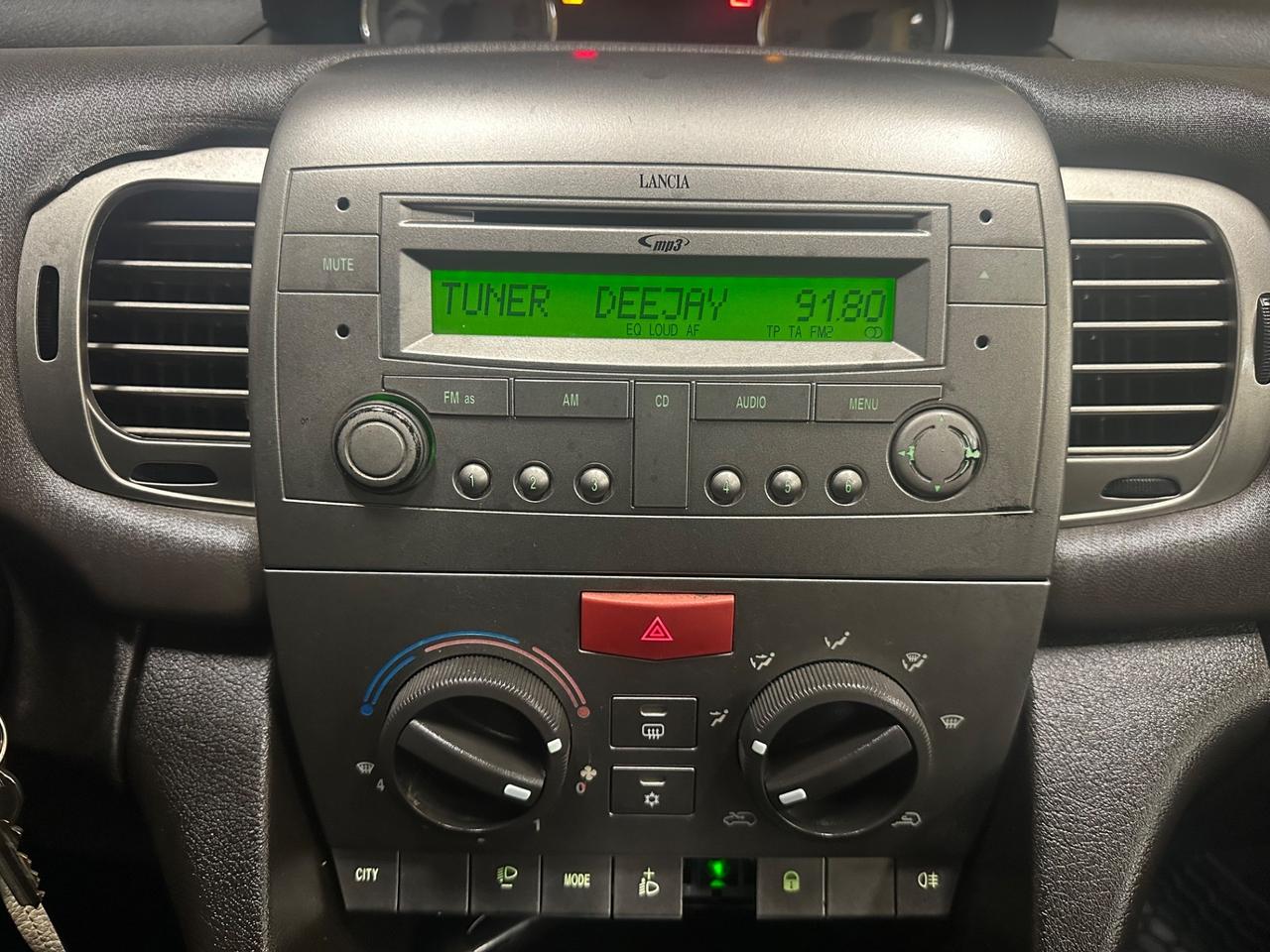 Lancia Ypsilon 1.3 MJT 90 CV Oro Bianco