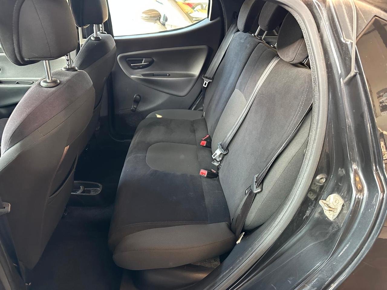 Lancia Ypsilon 1.2 69 CV 5 porte S&S Platinum
