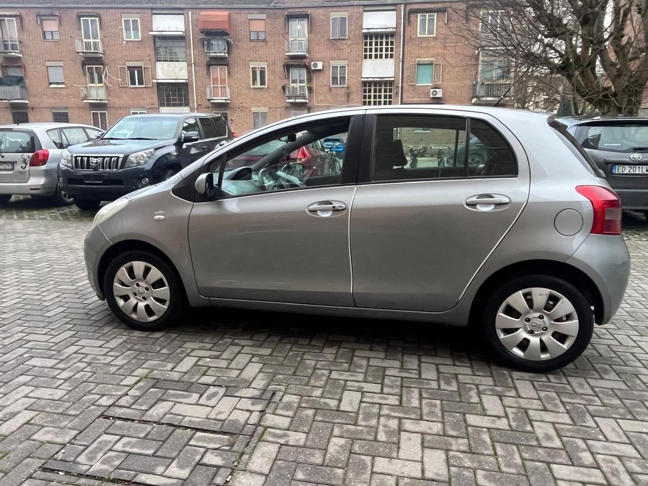 Toyota Yaris 1.3 5 porte garanzia 12 mese