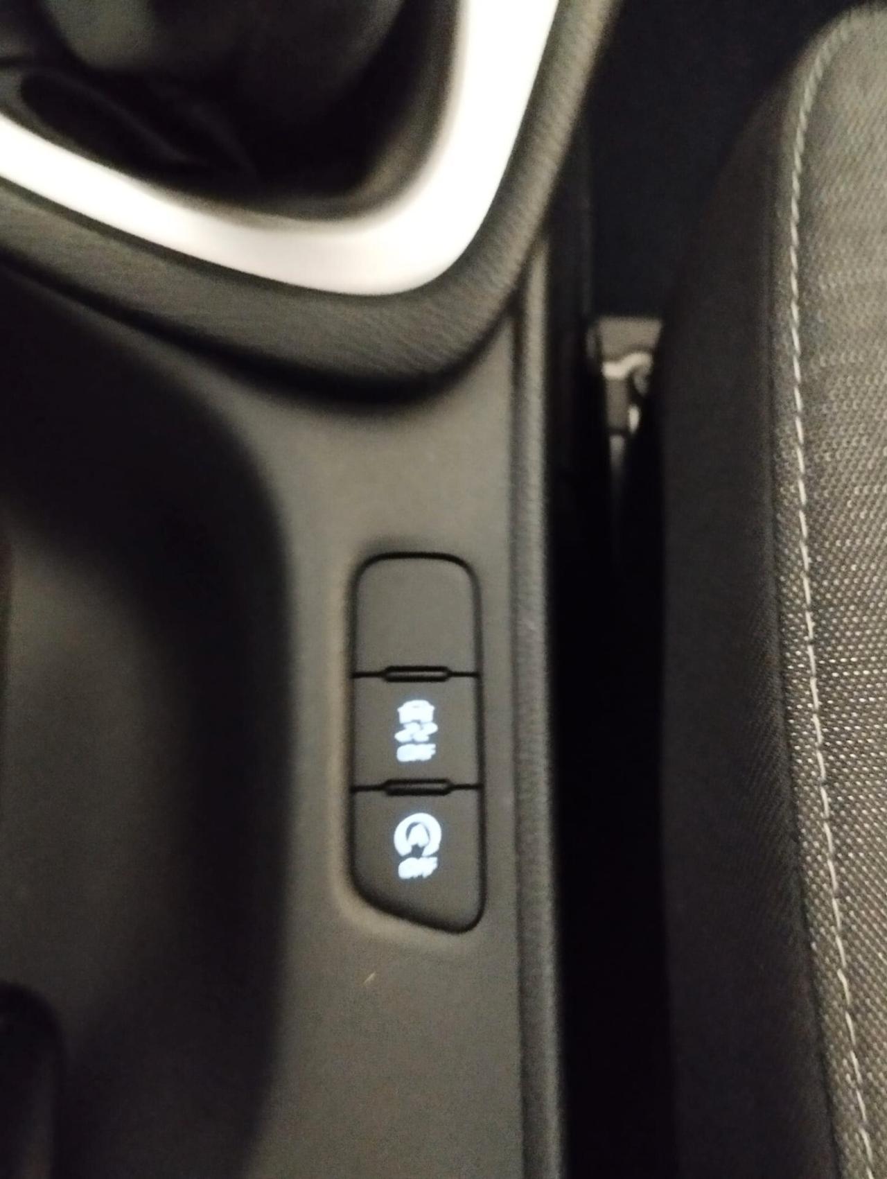 Toyota Yaris 1.0 Business ideale per neopatentati