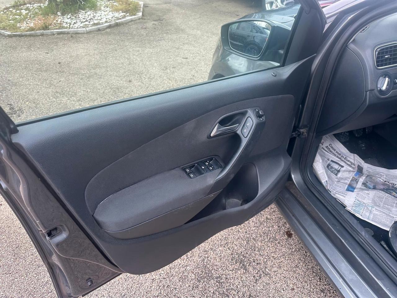 Volkswagen Polo 1.4 5 porte Highline NEOPATENTATI