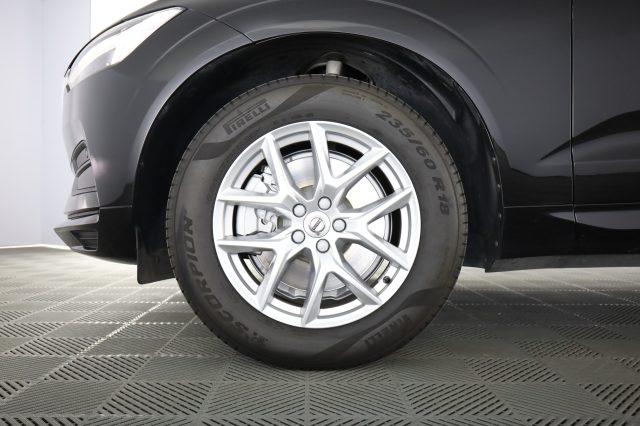 VOLVO XC60 XC60 B4 (d) automatico Momentum