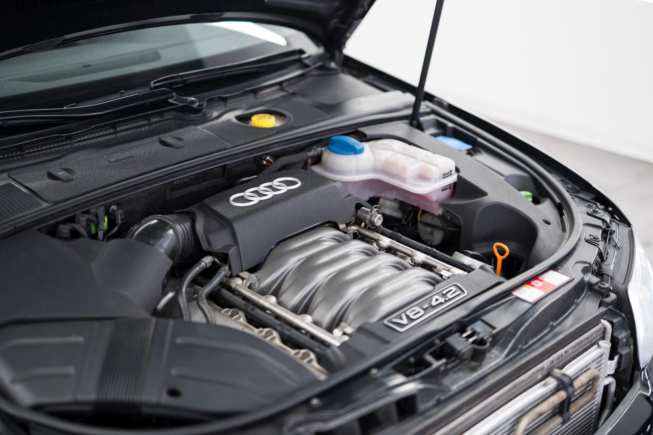 Audi S4 MANUALE