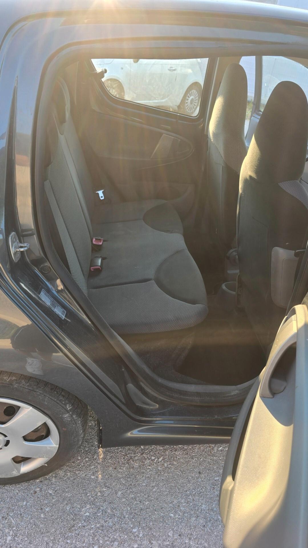 Toyota Aygo 1.0 12V VVT-i 5 porte