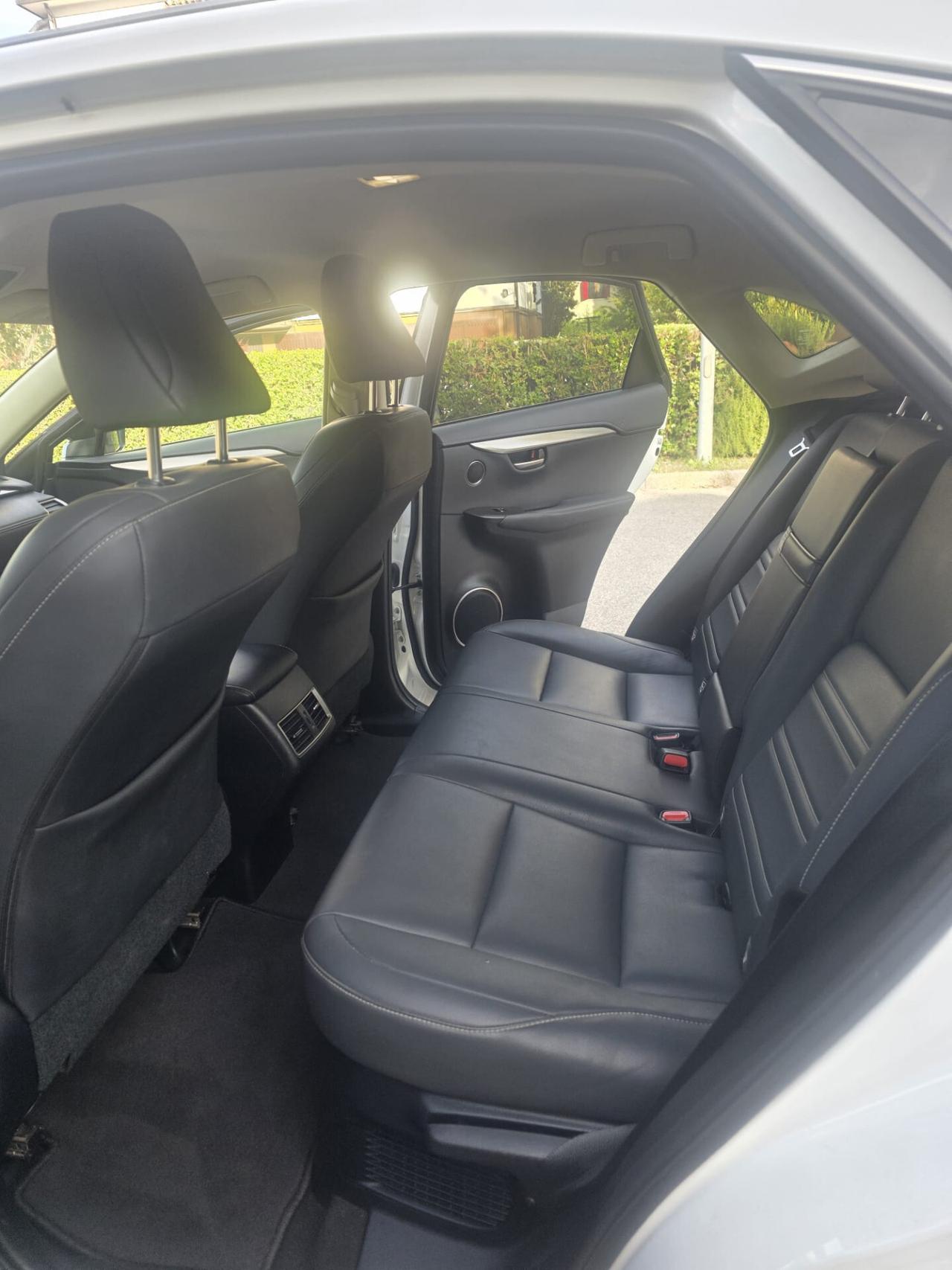 Lexus NX 300h Hybrid 4WD Premium