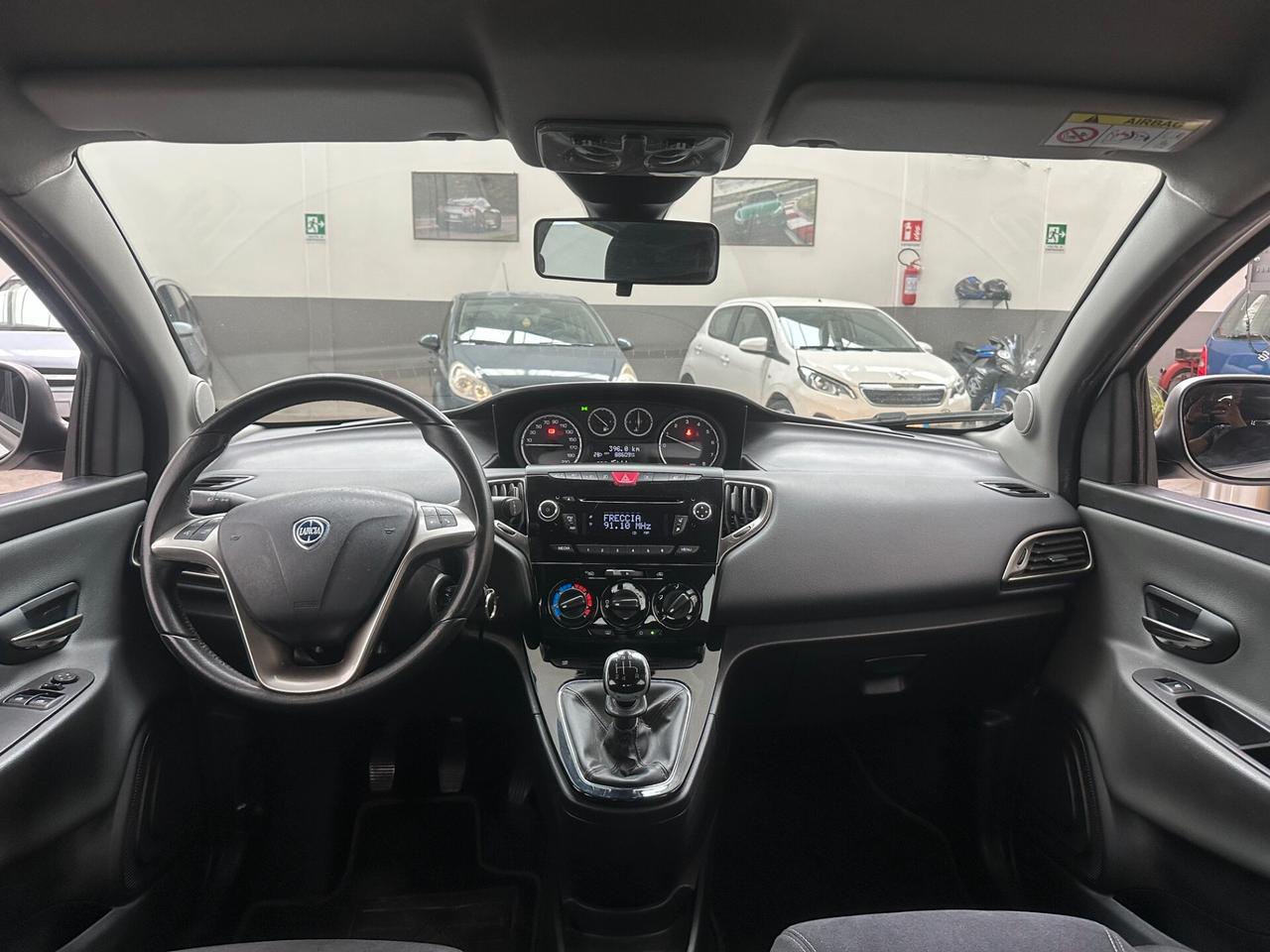 Lancia Ypsilon 1.2 Benz, Euro 6B, Uni propri, pari al nuovo