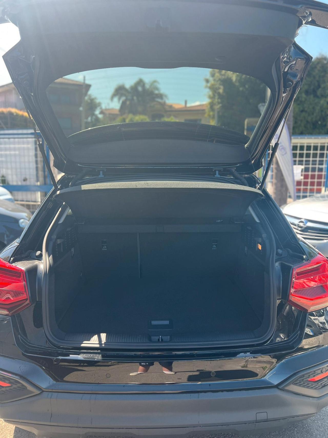 Audi Q2 35 TDI quattro S tronic Identity Black