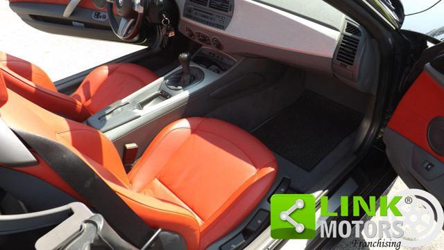 BMW Z4 ( E85 ) 2.2i roadster con interni in pelle rossa