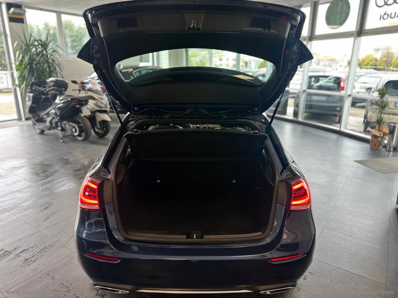 MERCEDES-BENZ A 180 d Automatic Premium