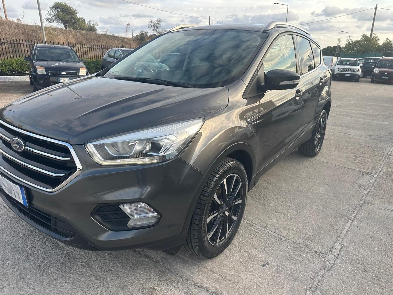 Ford Kuga 1.5 EcoBlue 120 CV Titanium (2019) | Solo 102.900 KM -
