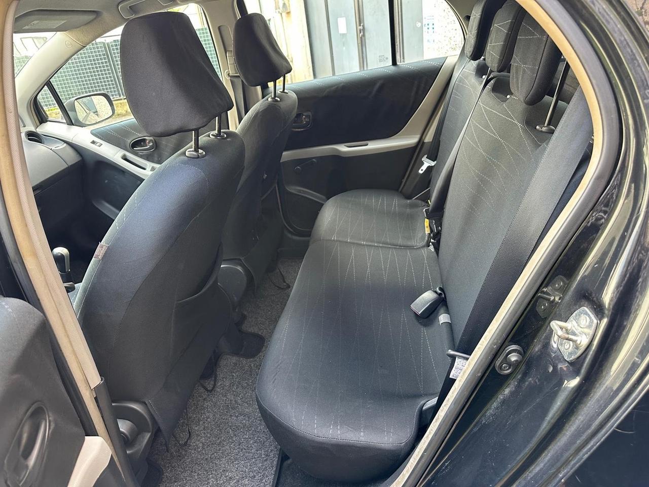 Toyota Yaris 1.0 5 porte Sol