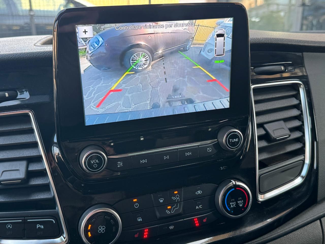 Ford Transit Custom 300 2.0 TDCi 130 PC Furgone Titanium