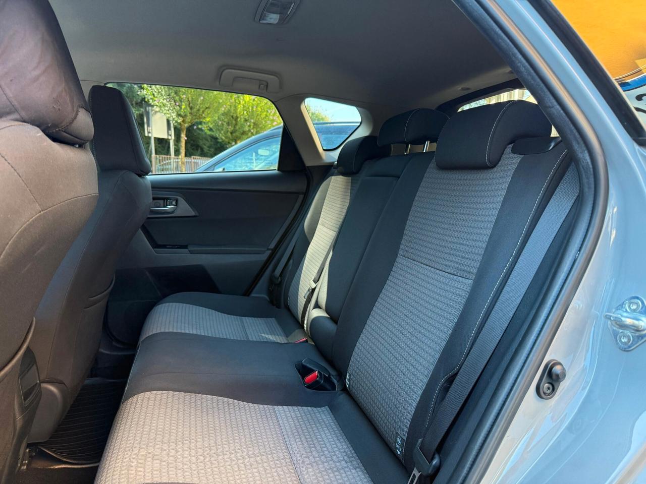 Toyota Auris 1.8 Hybrid Lounge Automatica