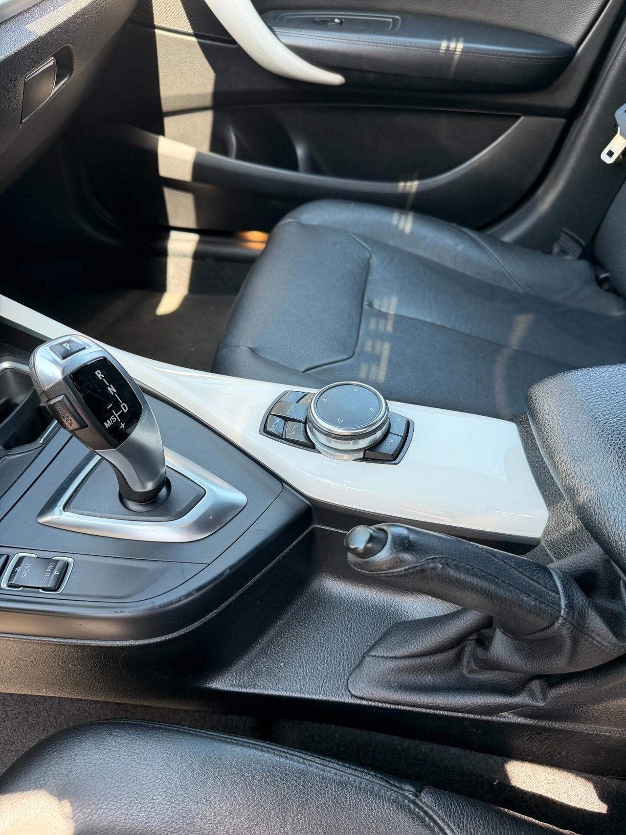 Bmw 116 116d 5p. Urban