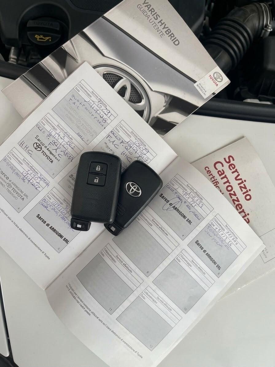 Toyota Yaris III 5p 1.5h Cool + GARANZIA 60 MESI