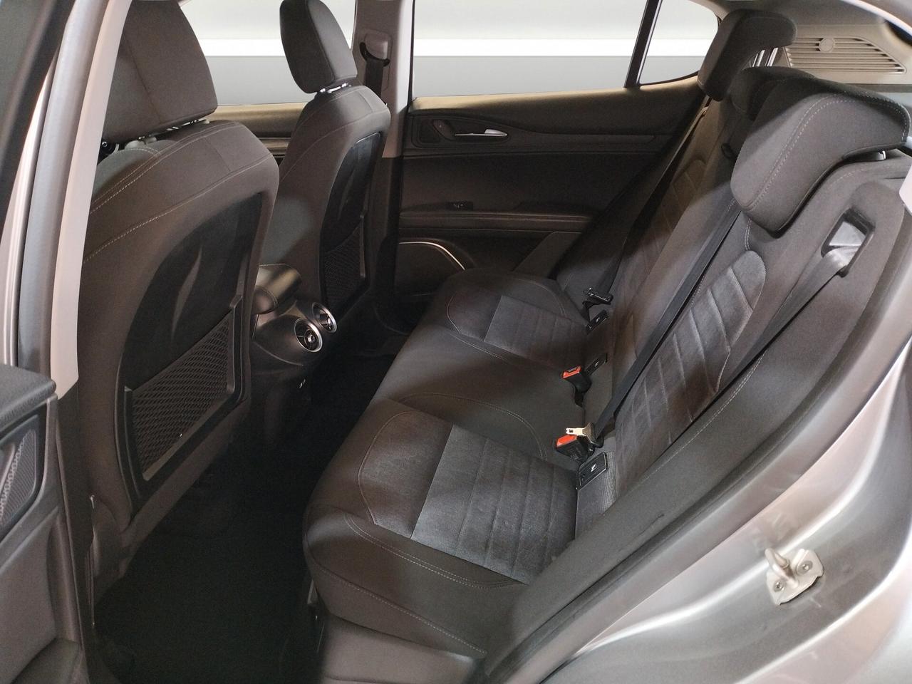 Alfa Romeo Stelvio 2.2 t Business Q4 180cv auto