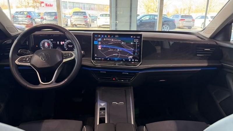 Volkswagen Passat Variant 2.0 TDI SCR EVO 110kW Business DSG Camera 360° LED 17"