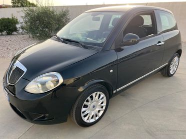 Lancia Ypsilon 1.3 MJT 75 CV Diva