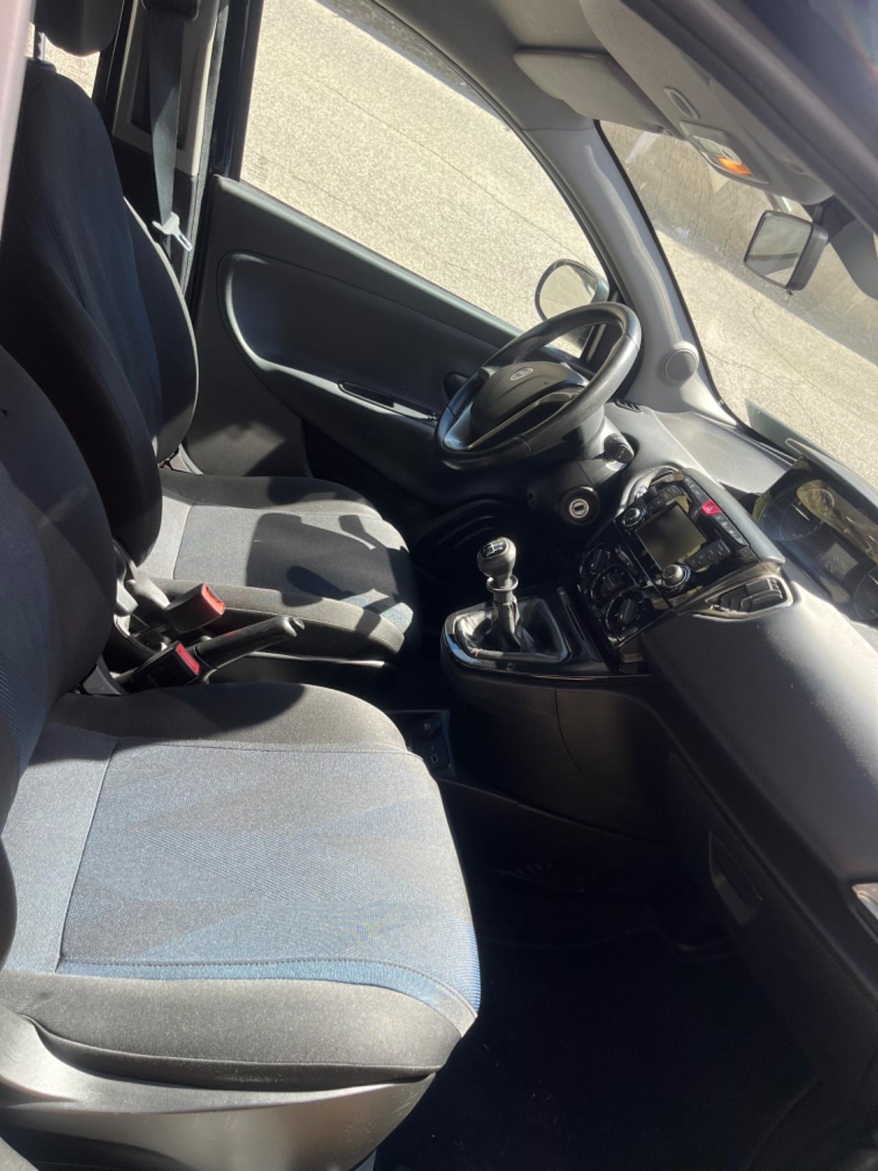 Lancia Ypsilon 1.2 69 CV 5 porte GPL Ecochic Platinum