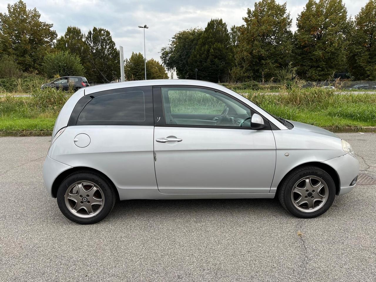 Lancia Ypsilon 1.3 MJT 75 CV Argento