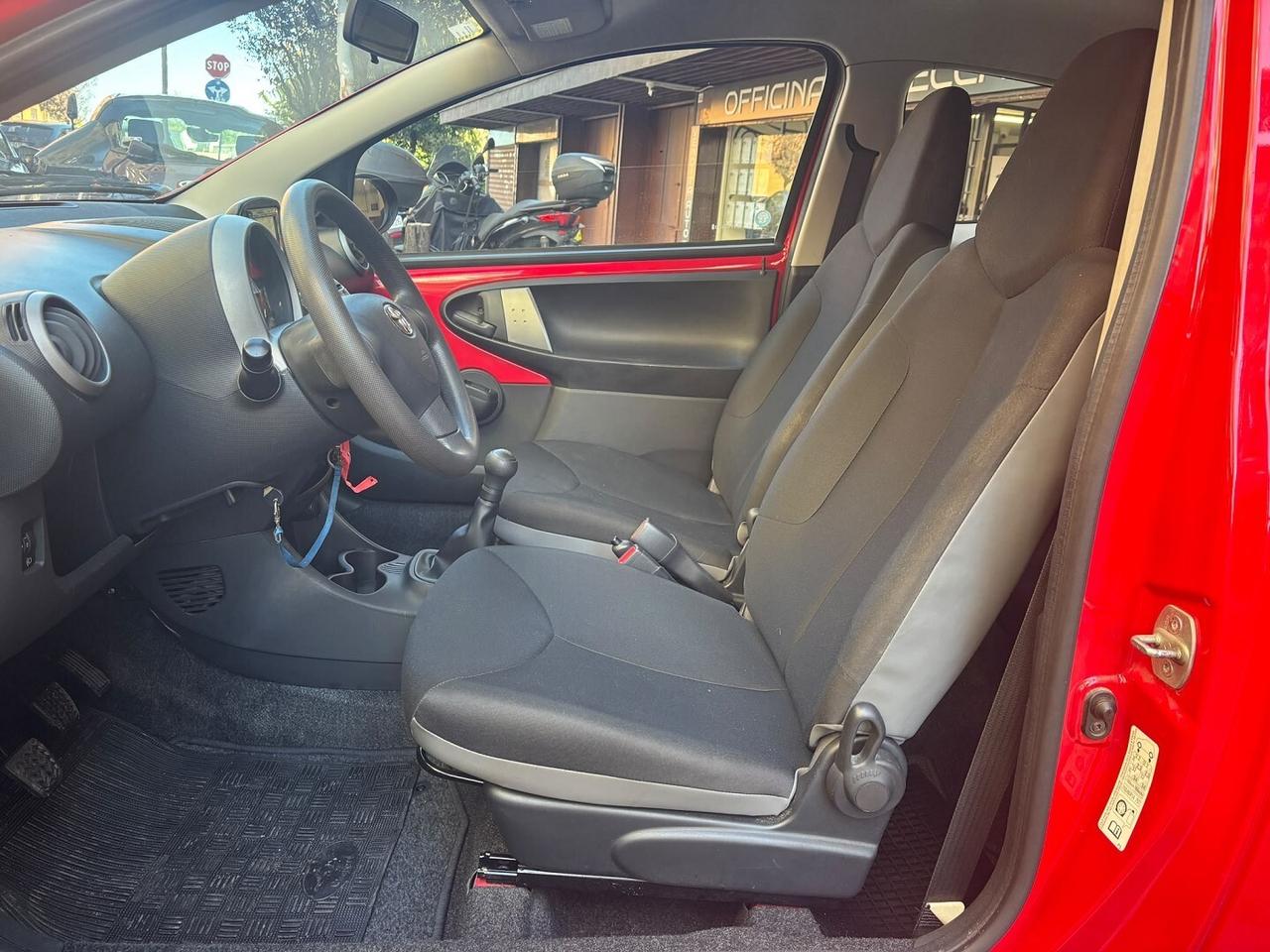 Toyota Aygo 1.0 - PASSAGGIO DI PROPRIETà INCLUSO