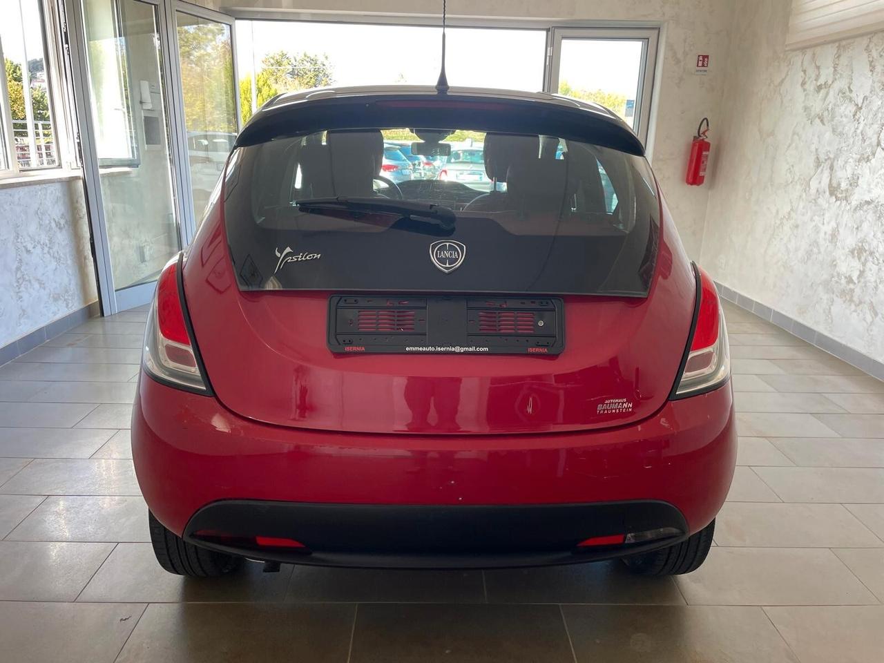 Lancia Ypsilon 1.2 69 CV 5 porte S&S Black&Red