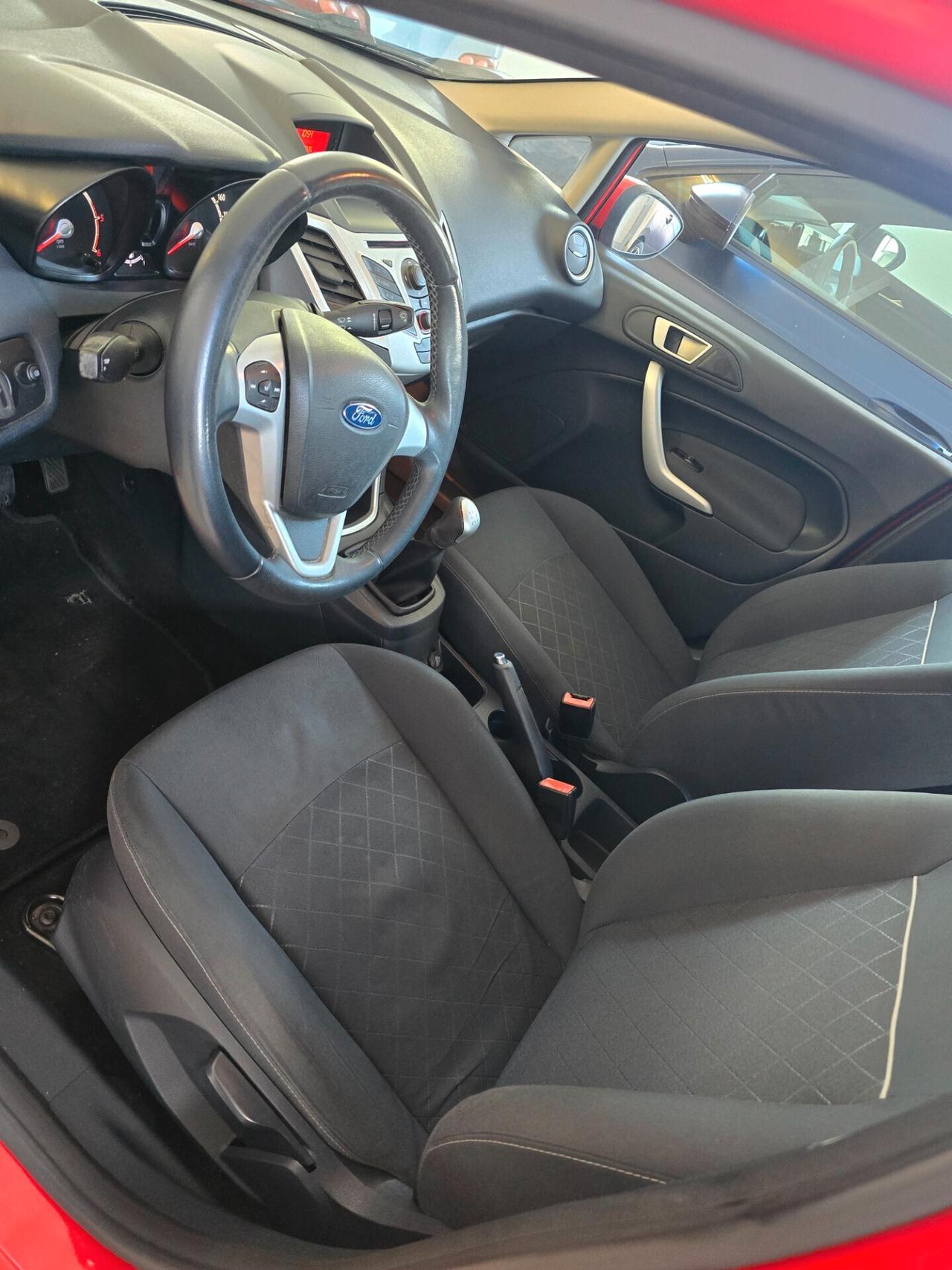 Ford Fiesta 1.4 TDCi 5p. Ghia UNICO PROP