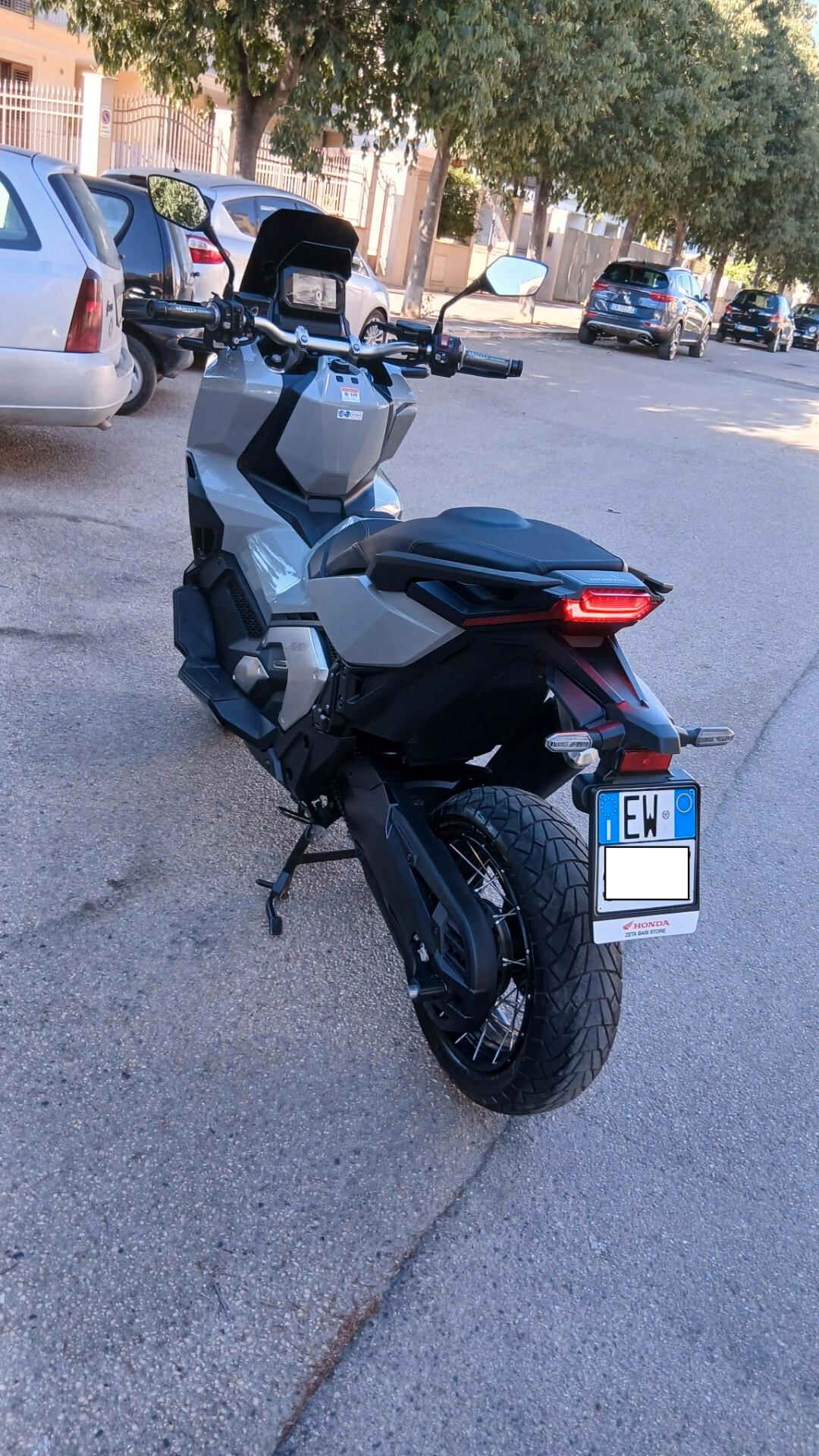 Honda X-ADV 750 PARI AL NUOVO